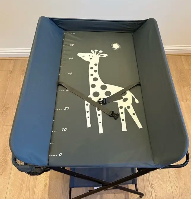 Baby folding table with storage organiser