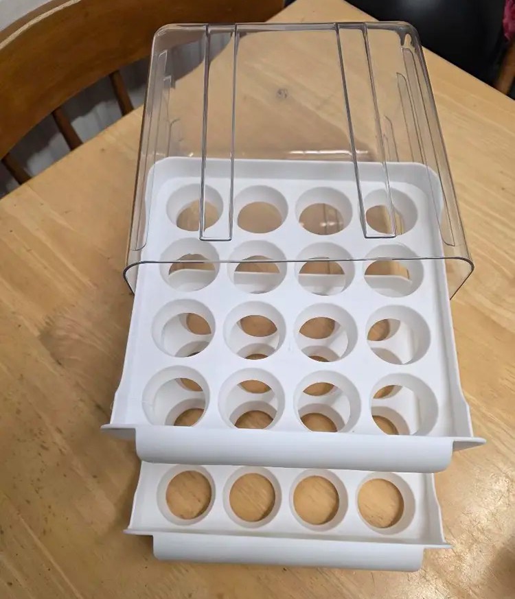 32 egg storage container