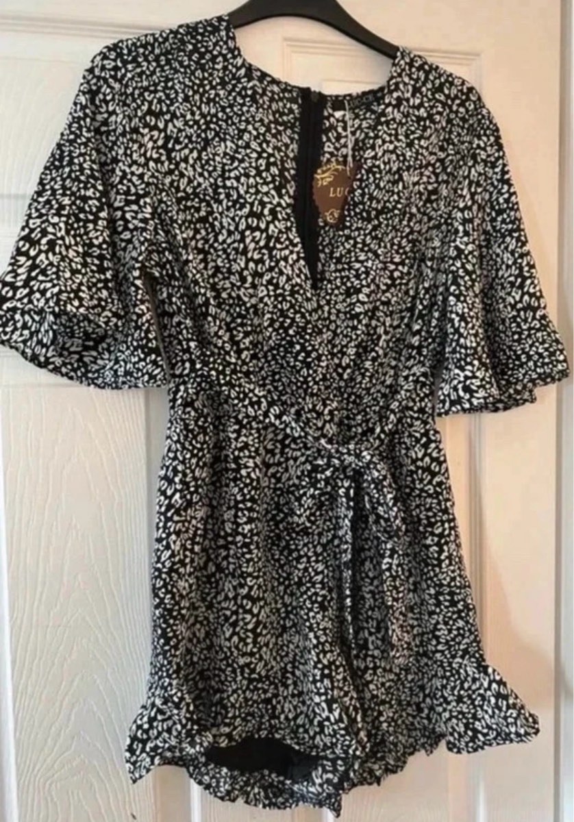 Women’s Size Medium Black & White Animal Print Playsuit- Flattering Comfy Summer Holiday Outfit