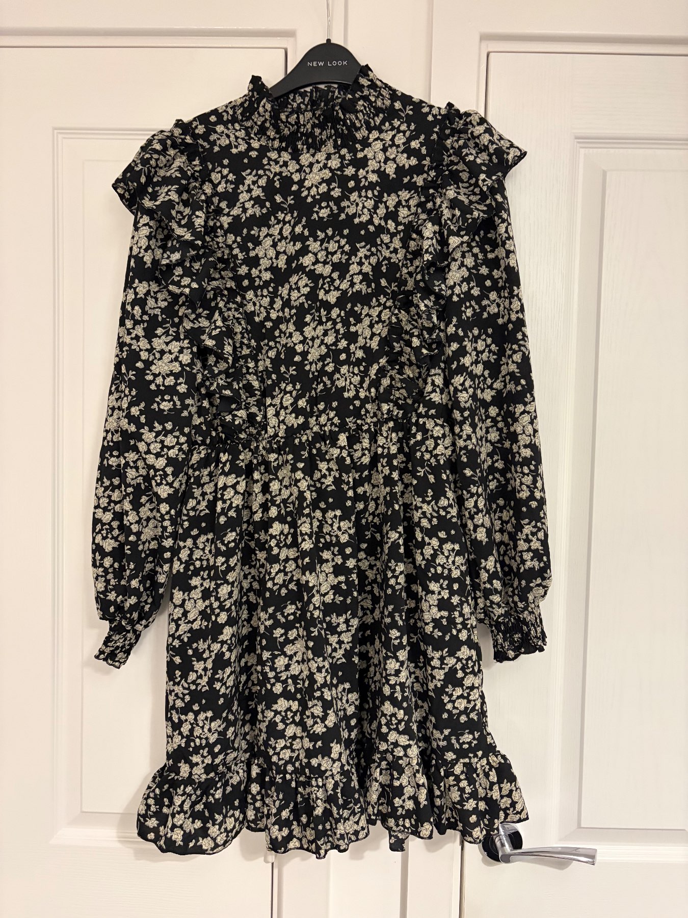 Gorgeous 💕 Oasis Ditsy Floral Pattern & Ruffled High Neck Size 10