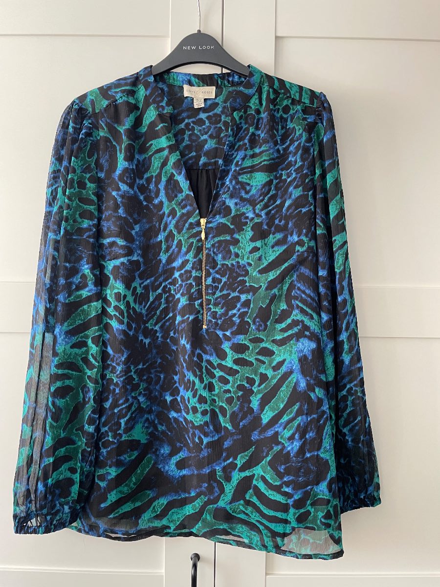 💕 Love & Roses Green/Blue Animal Print Zip Front Mix Sheer Long Sleeve Length Blouse Size 12