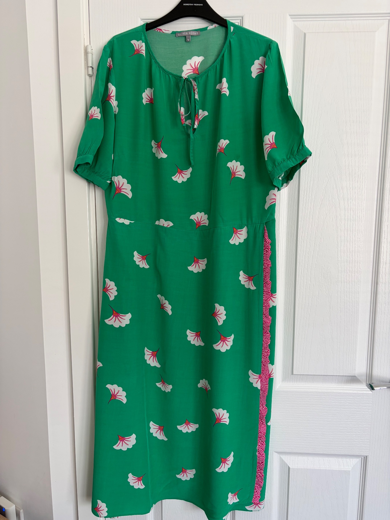 Truly Stunning 💚 Oliver Bonas Women’s Green Floral Midi Dress Size 16