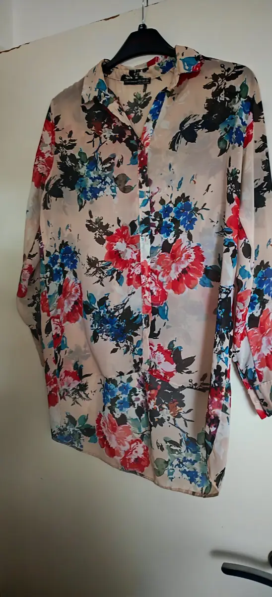 Atmosphere Floral Button-Up Blouse – Size 10 – Very Good Condition