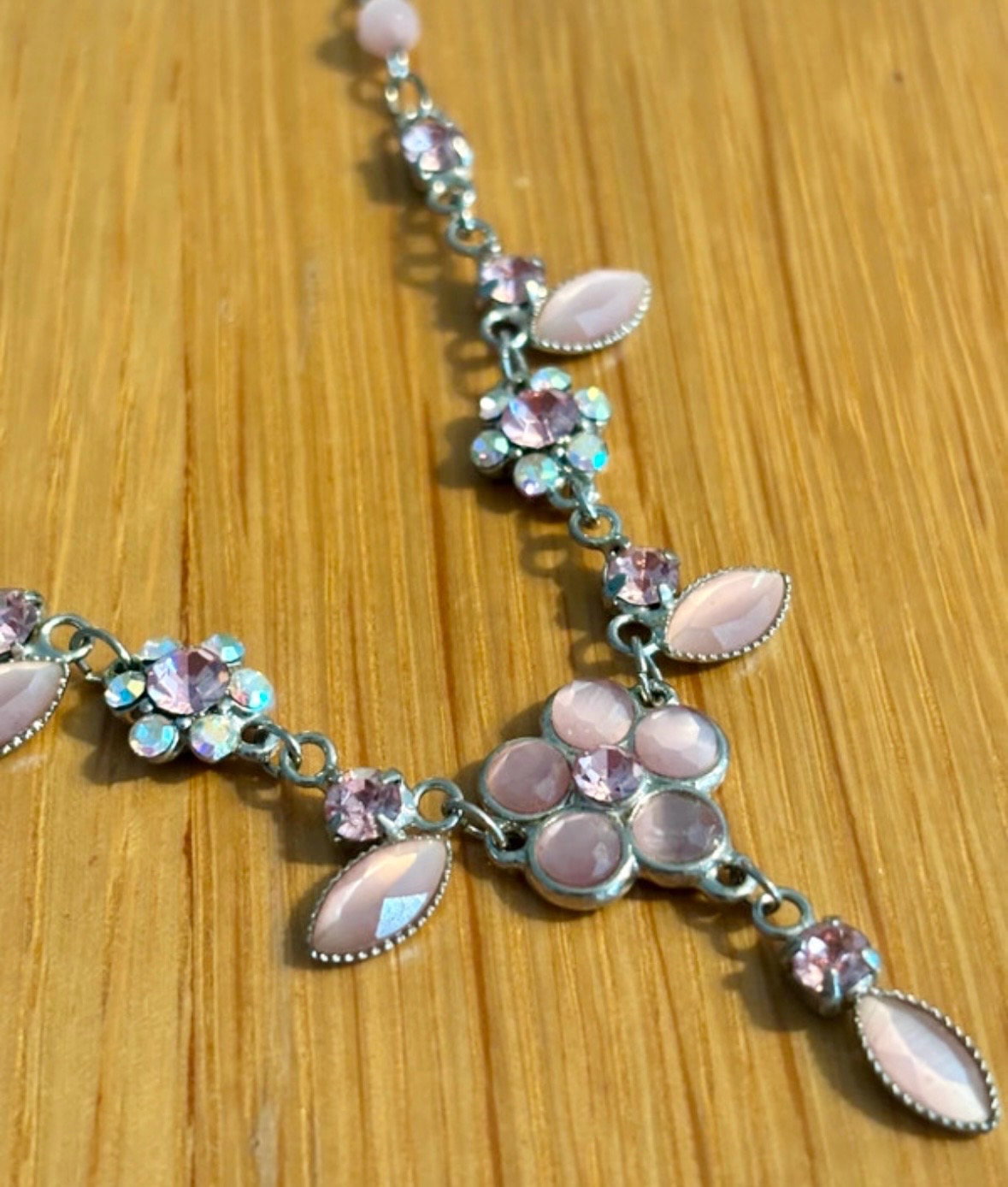 Pretty pink sparkly y2k vintage necklace