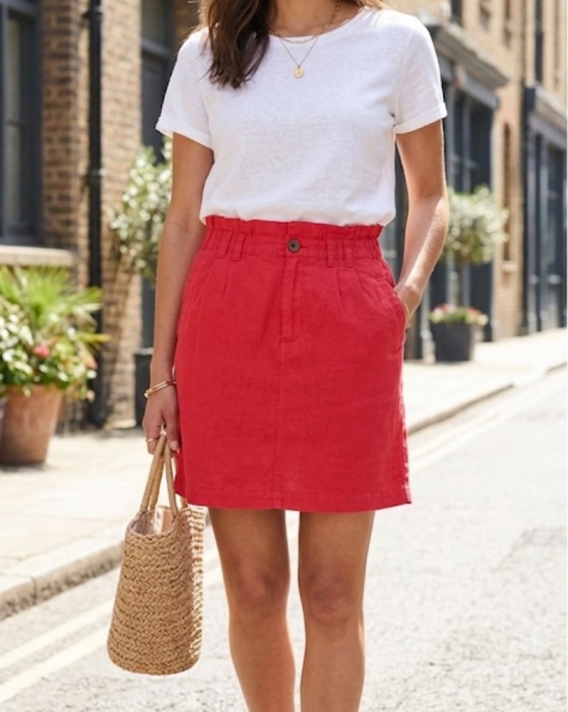 Gorgeous y2k vintage Zara red mini skirt size 6