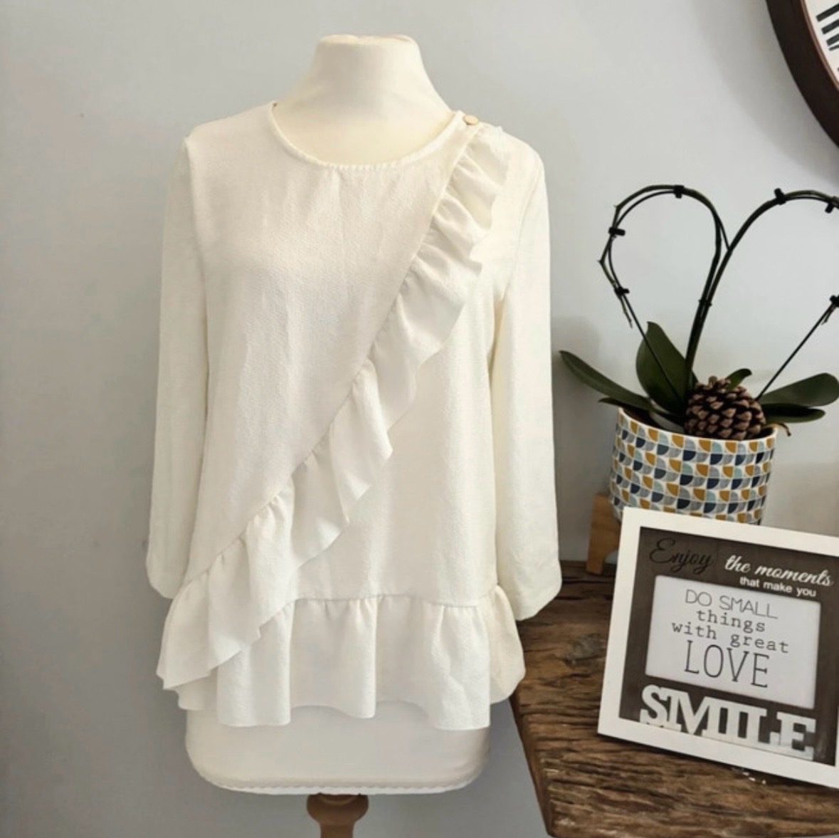 Stunning ruffle front Sezane blouse size Eur 36 uk 8 immaculate condition