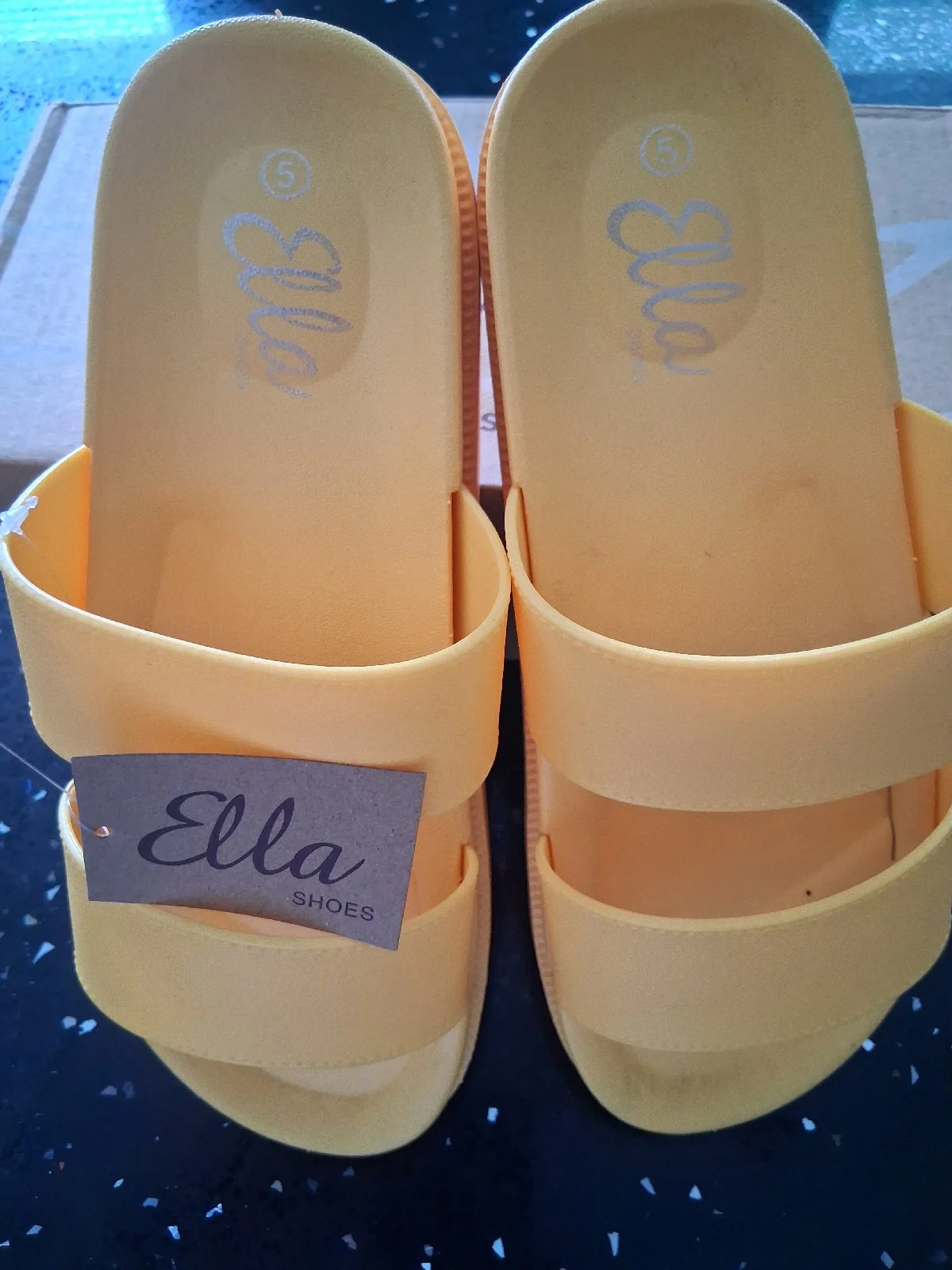 Womens sliders size 5 new boxed ella