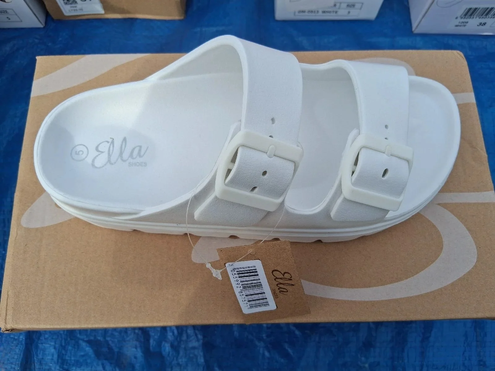Womens sandle size 5 white new