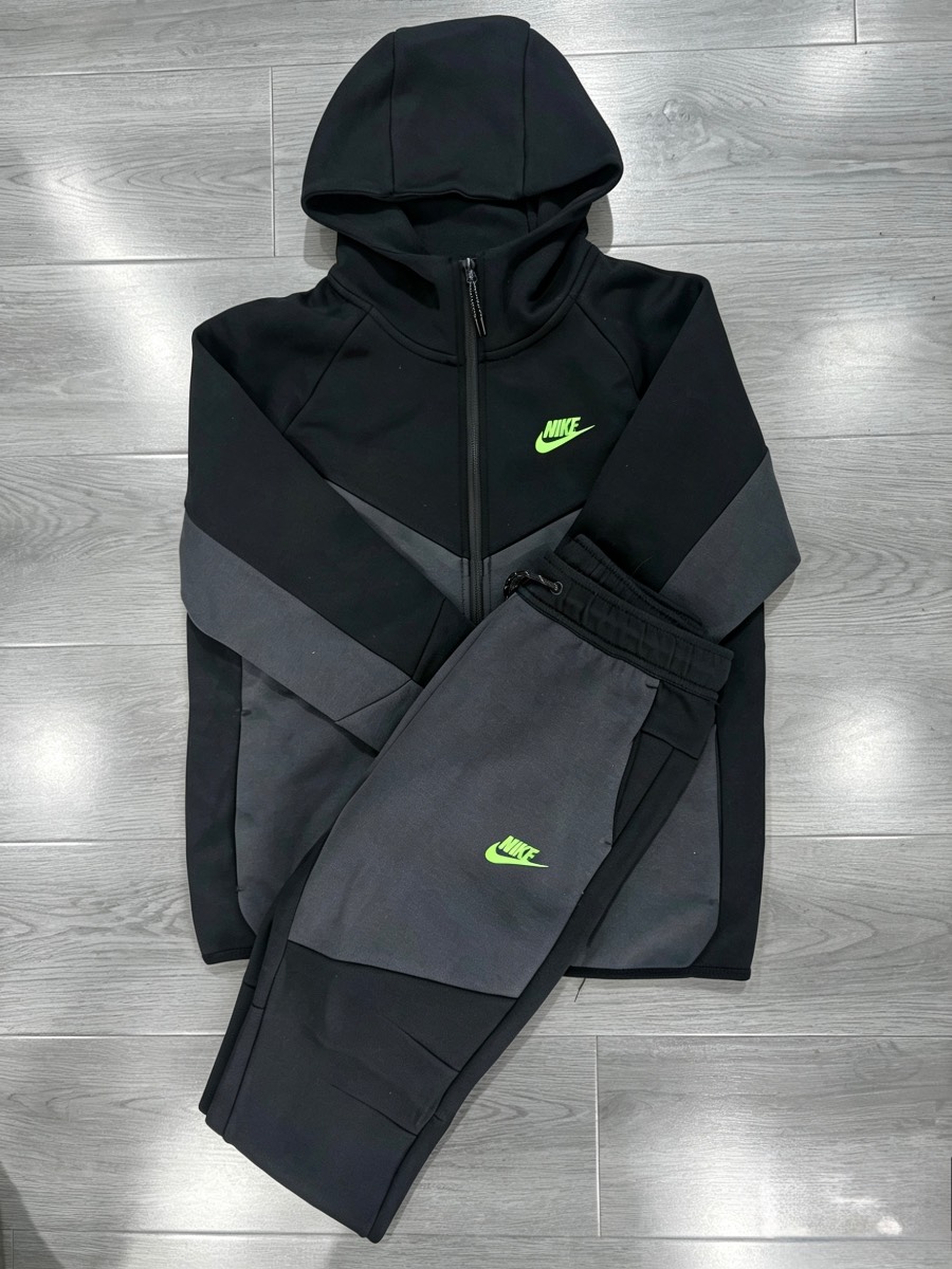 Nike Tech Fleece Trakcsuit