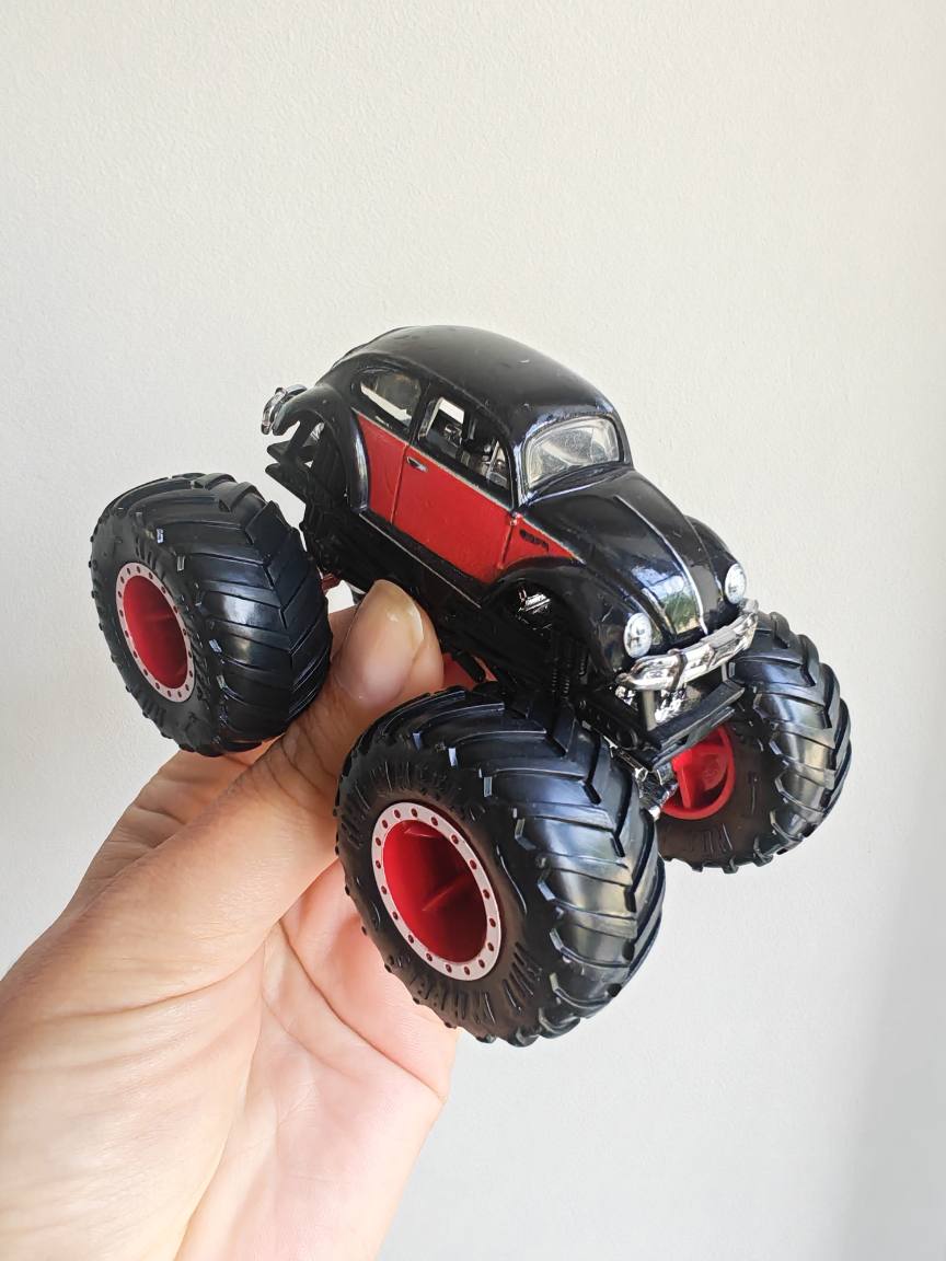 Hot Wheels monster truck - Beetle