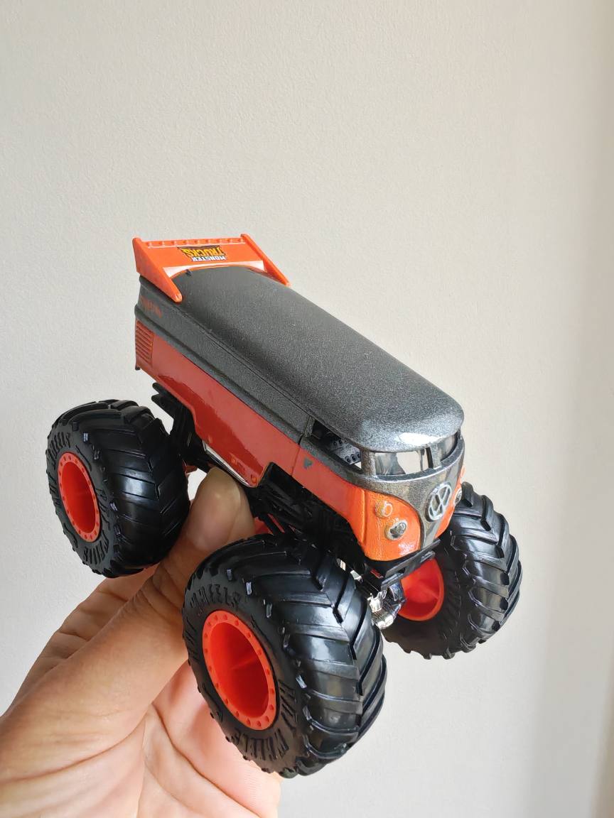 Hot Wheels monster truck - VW Drag Bus