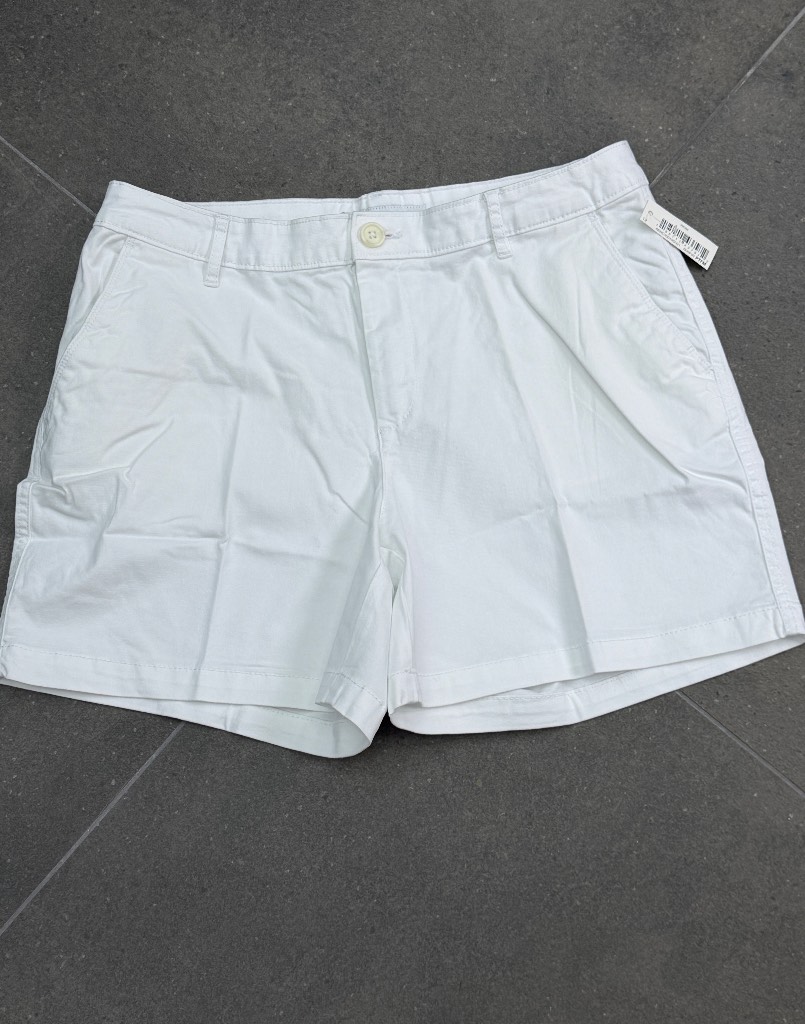 Woman’s Amazon Essentials White Cotton Shorts UK Size 14-16
