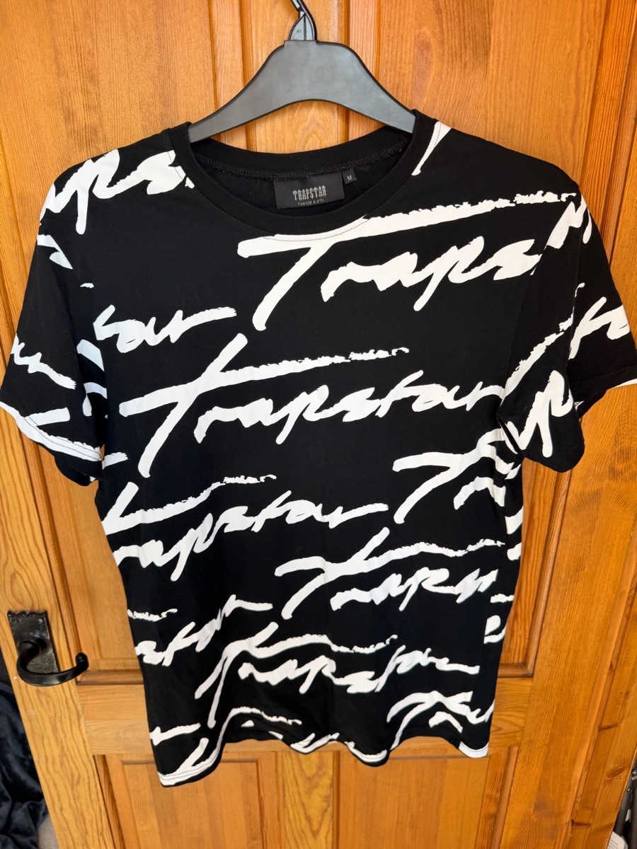 Men’s Trapstar black & white t shirt size meduim