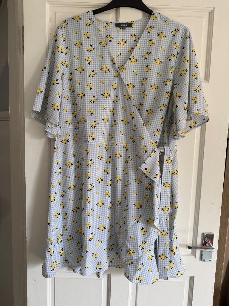 Studio Floral Wrap Dress Size 22