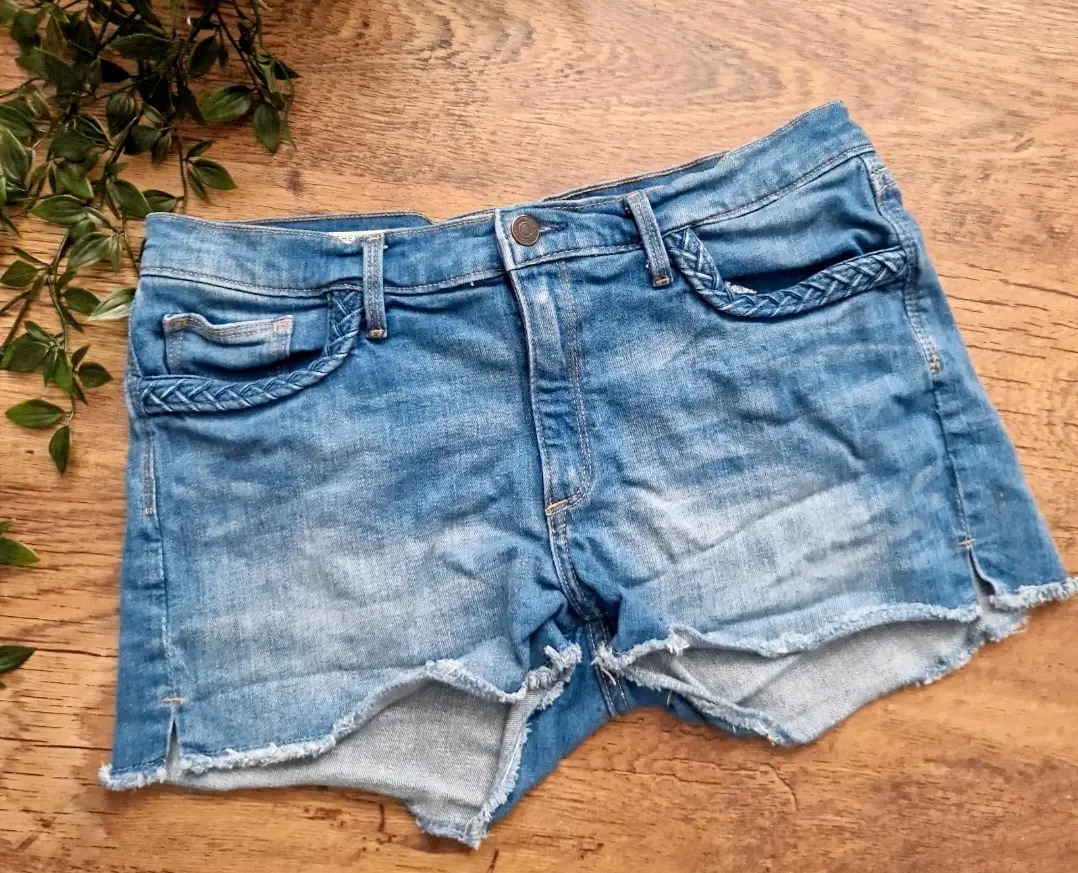 Gap y2k denim blue shorts size 30" uk 10