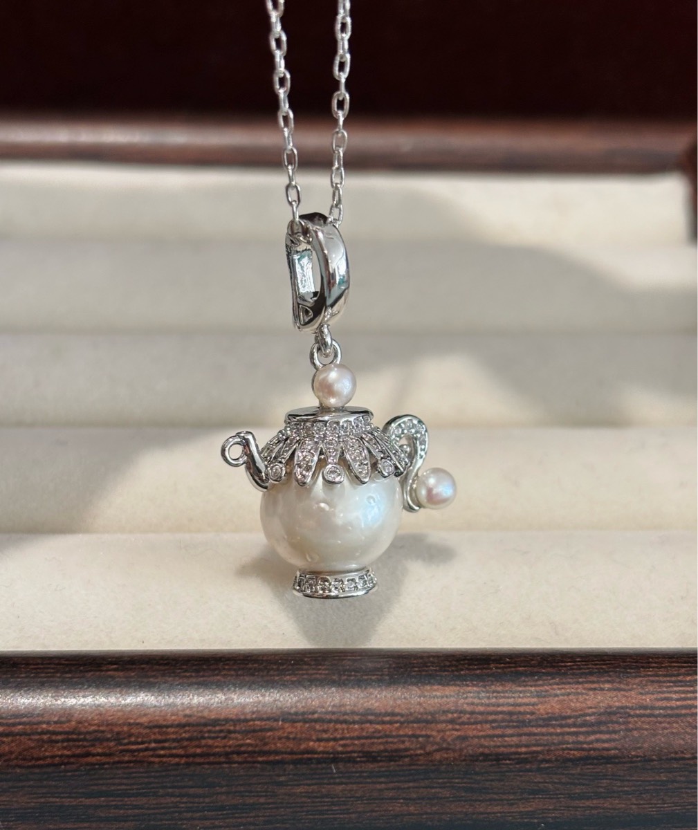 Freshwater pearl teapot design pendant necklace