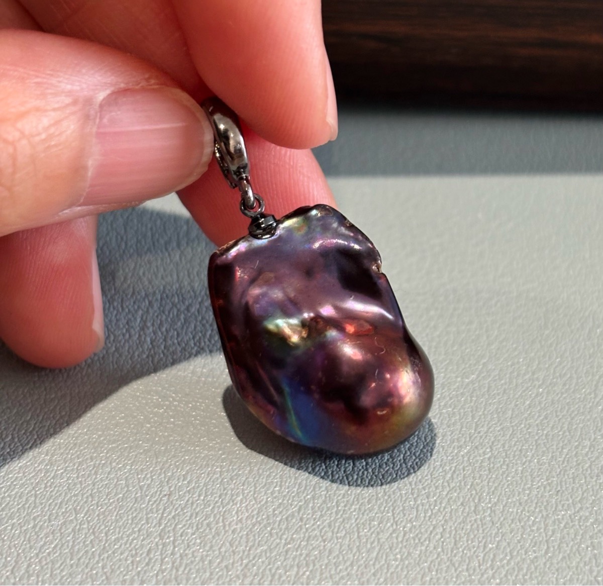 Real baroque pearl pendant