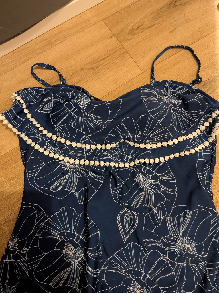 blue white costume 18