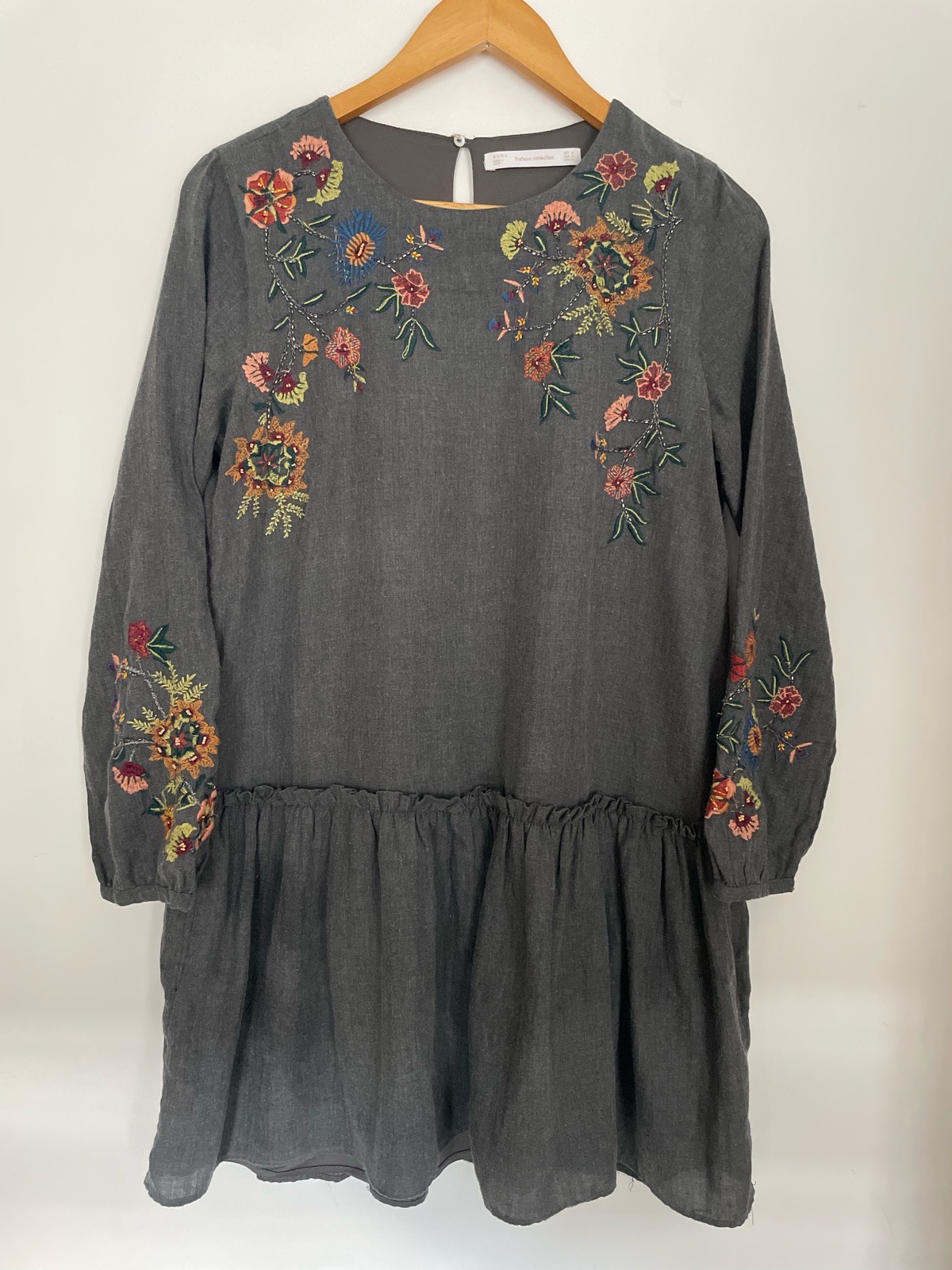 ZARA Grey Floral Embroidered Smock Dress Size M Drop Waist Boho Cottagecore Mini