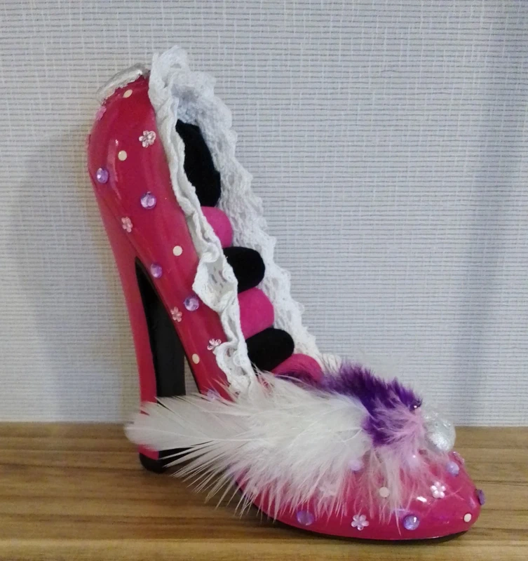 Pink Fuchsia High Heels Women’s Shoe Ring Holder.