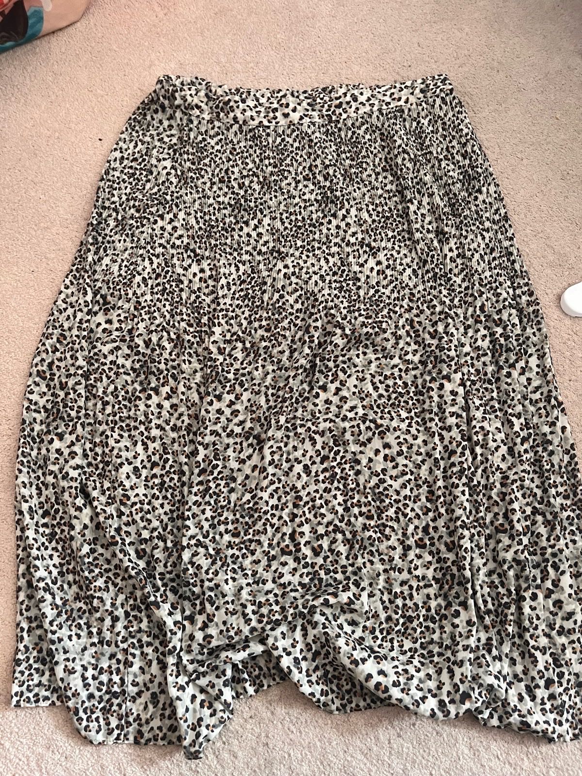 Ladies leopard print skirt