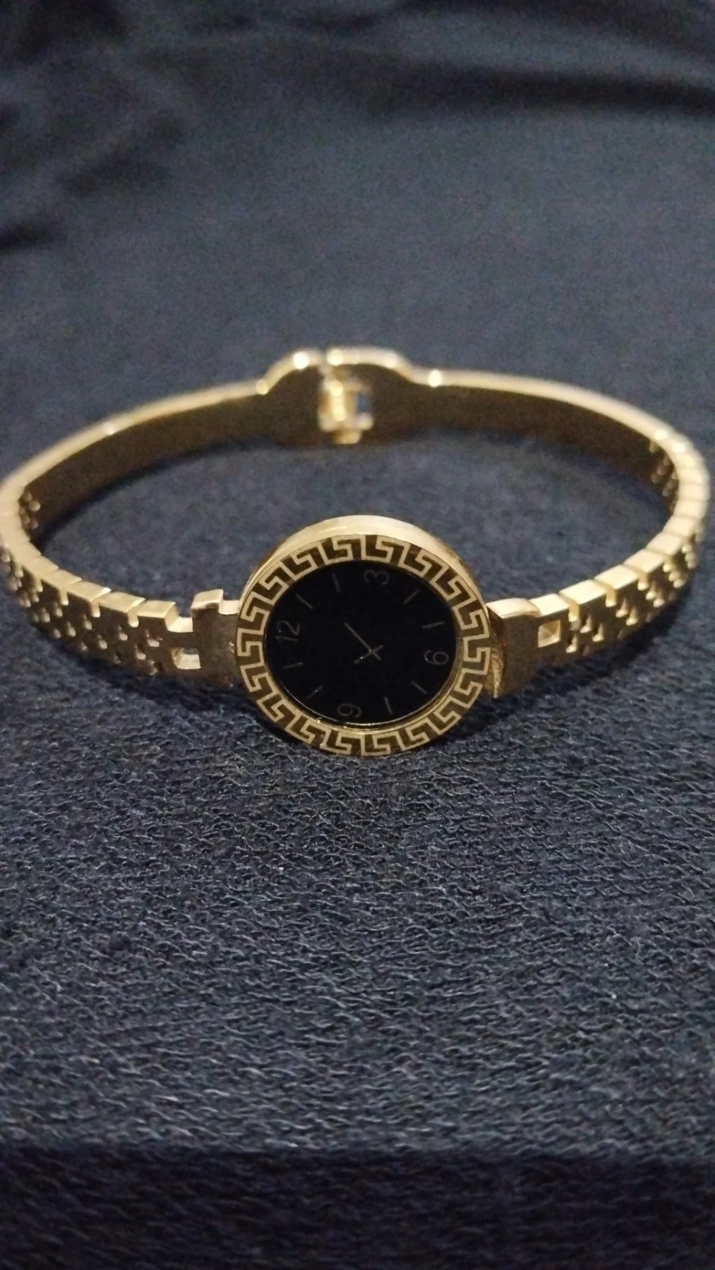 Artificial unbranded bangle for women