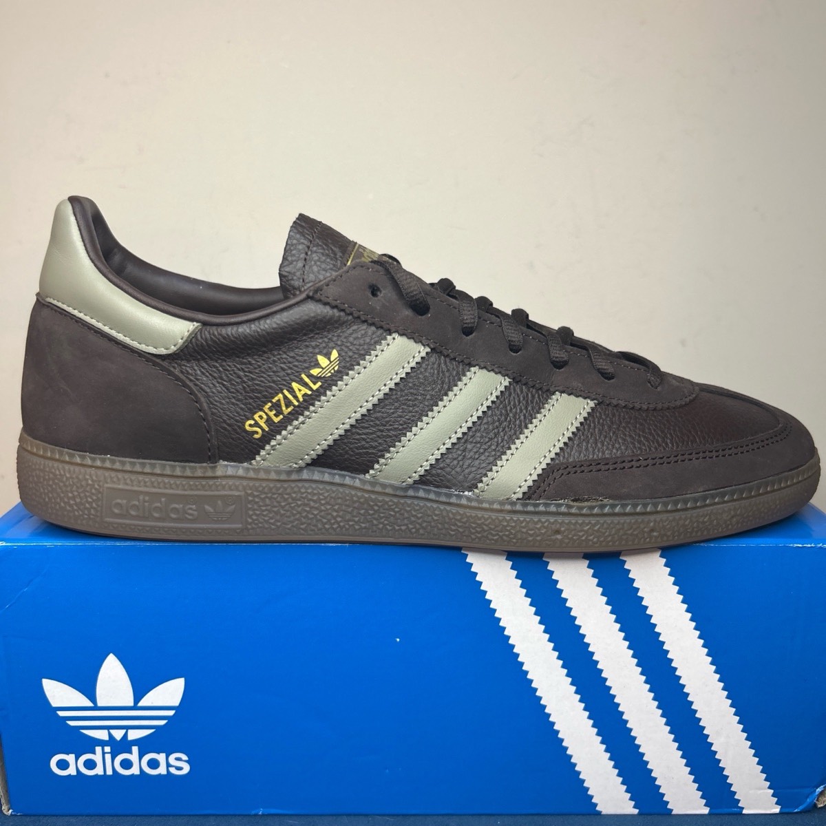 Men’s Adidas Originals Handball Spezial Trainers Size 11 UK Brown Grey Leather  Gum Sole.