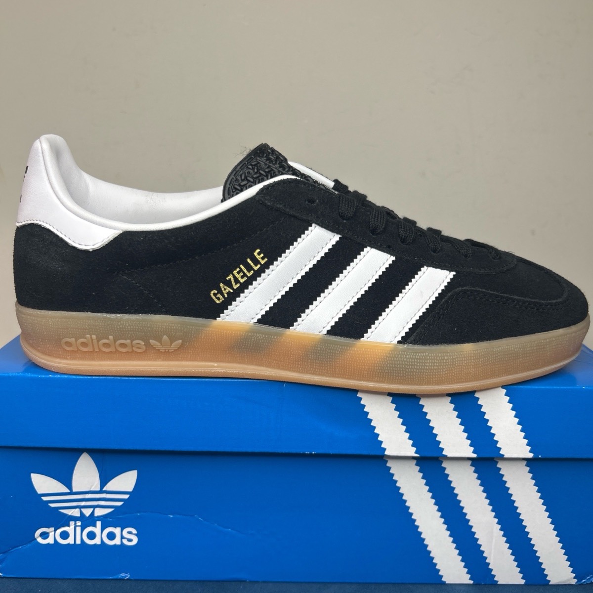 Men’s Adidas Originals Gazelle Indoor Trainers  Size 9 UK Black Suede, White JI2060  New