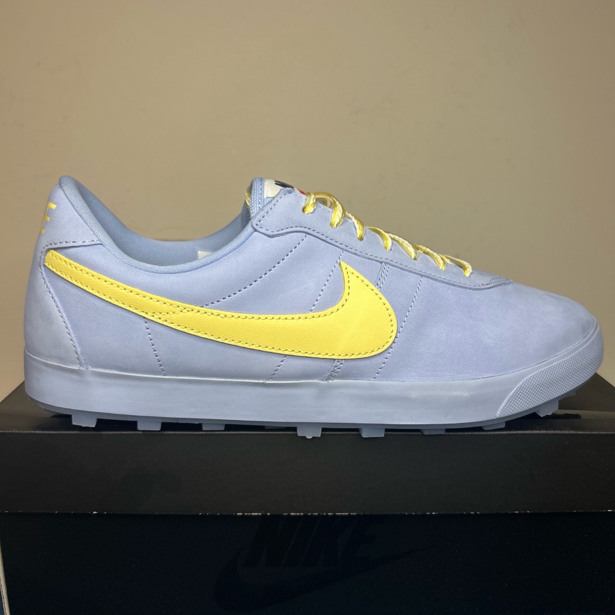Nike Astrograbber QS Trainers Size 9.5 UK  Aluminium Soft Yellow Sail  IH2341 400