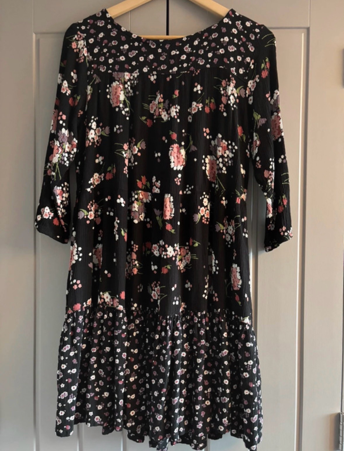 Fatface Fat Face Dress Black Floral Tiered Casual Crinkle Size 12 3/4 Sleeve VGC