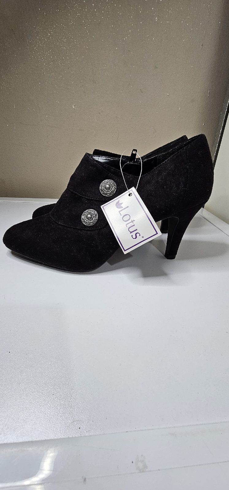 Black Lotus Bimandara heeled ankle boots size 6