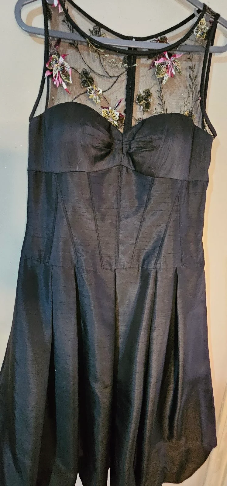 Black floral embroidered cocktail dress size 12 Allure Noir