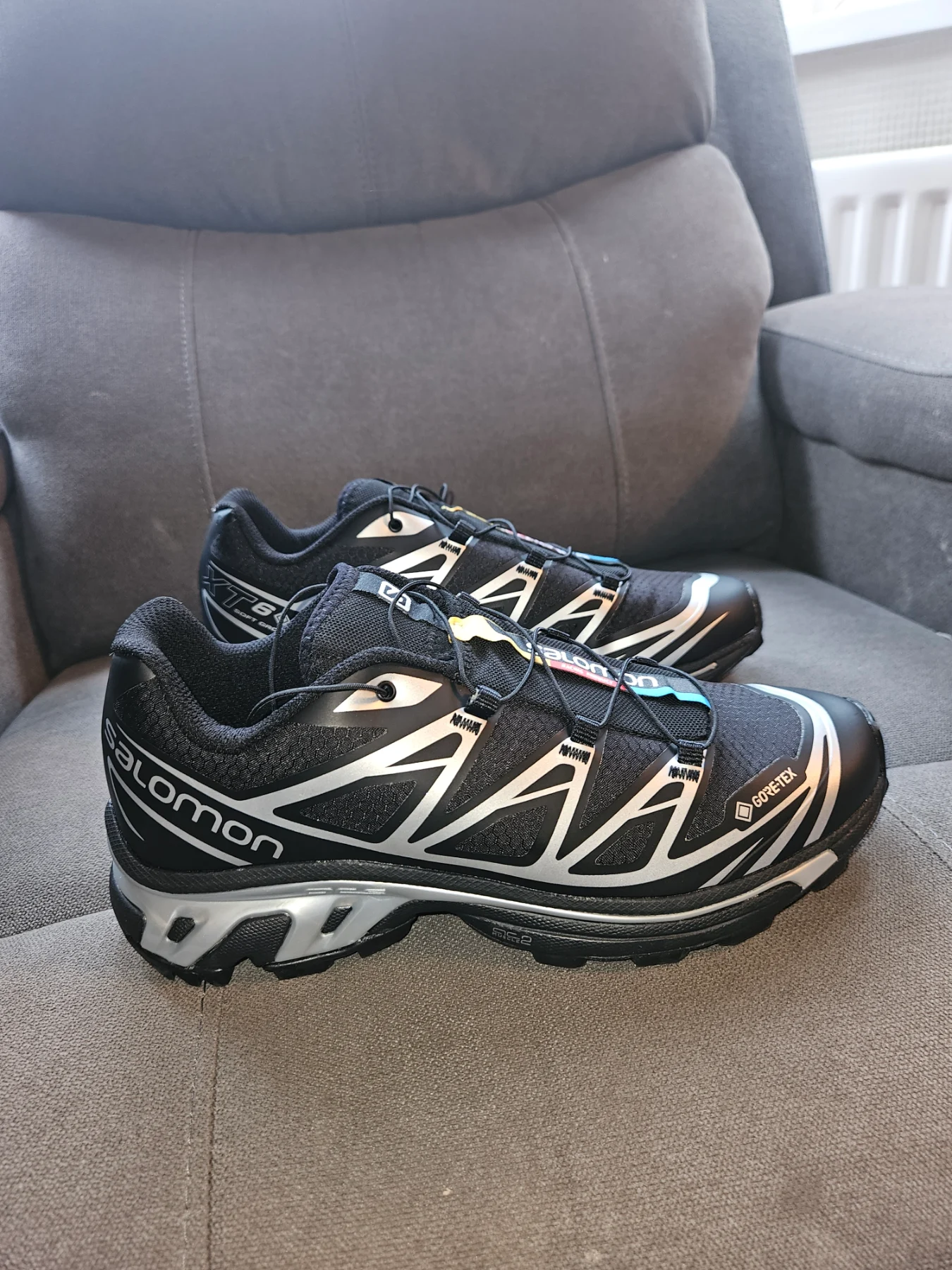 Salomon trainers