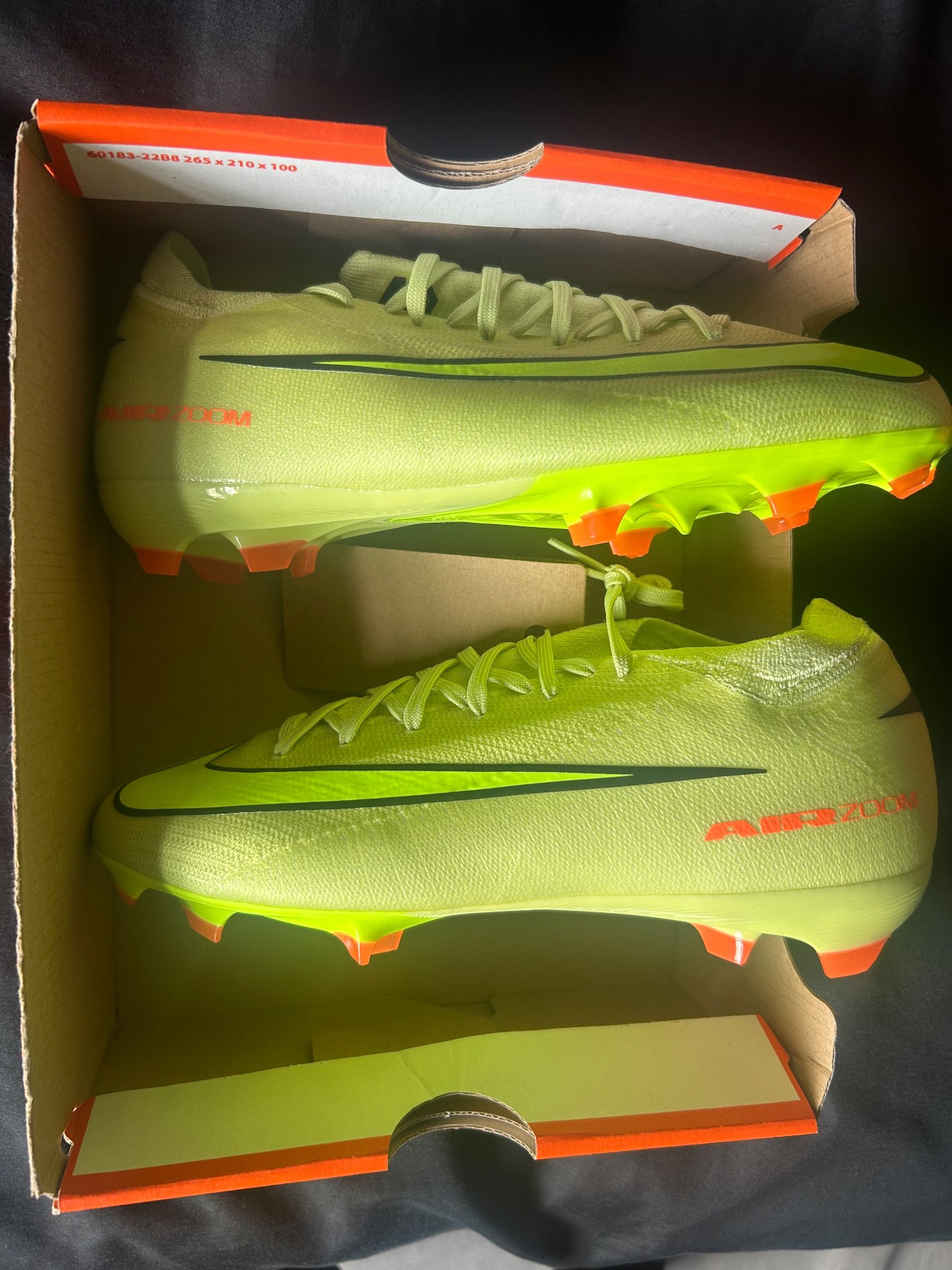 Brand New Junior Nike Mercurial Zoom Vapor 16 Football boots Size uk 5.5