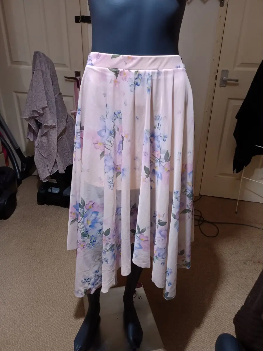Pretty Floral Chiffon Skirt Size 14