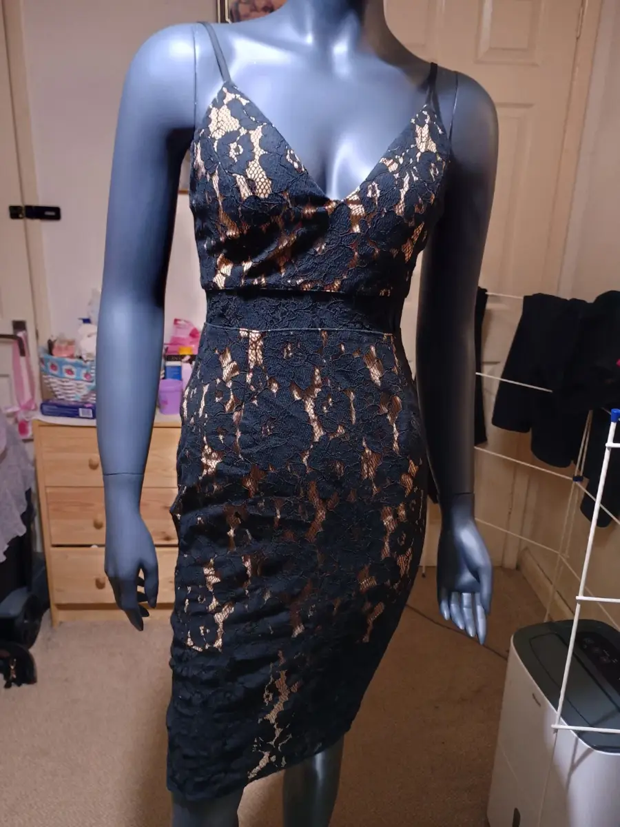 black lace dress missguided size 8