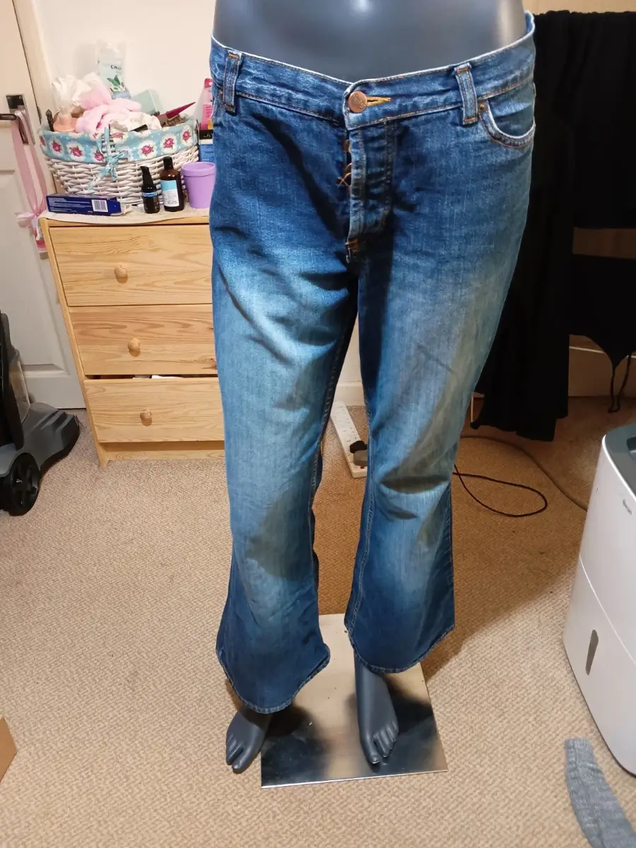 lovely dark blue flared vintage jeans size 12