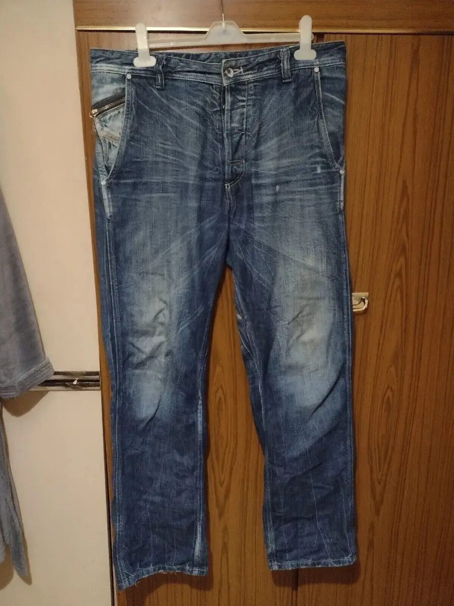 mens distressed jeans from diesel size 34x32