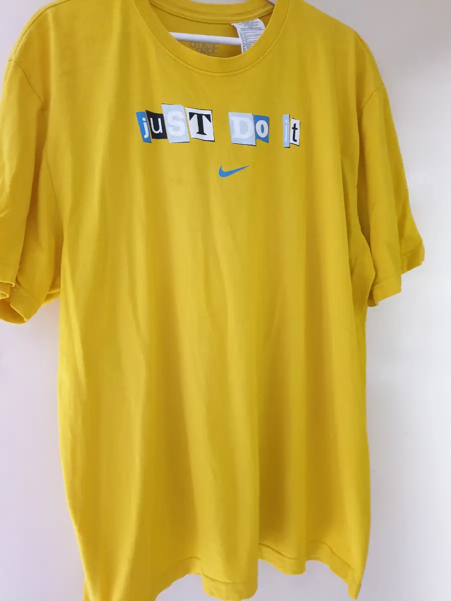Mens yellow Nike t shirt size 2 XL