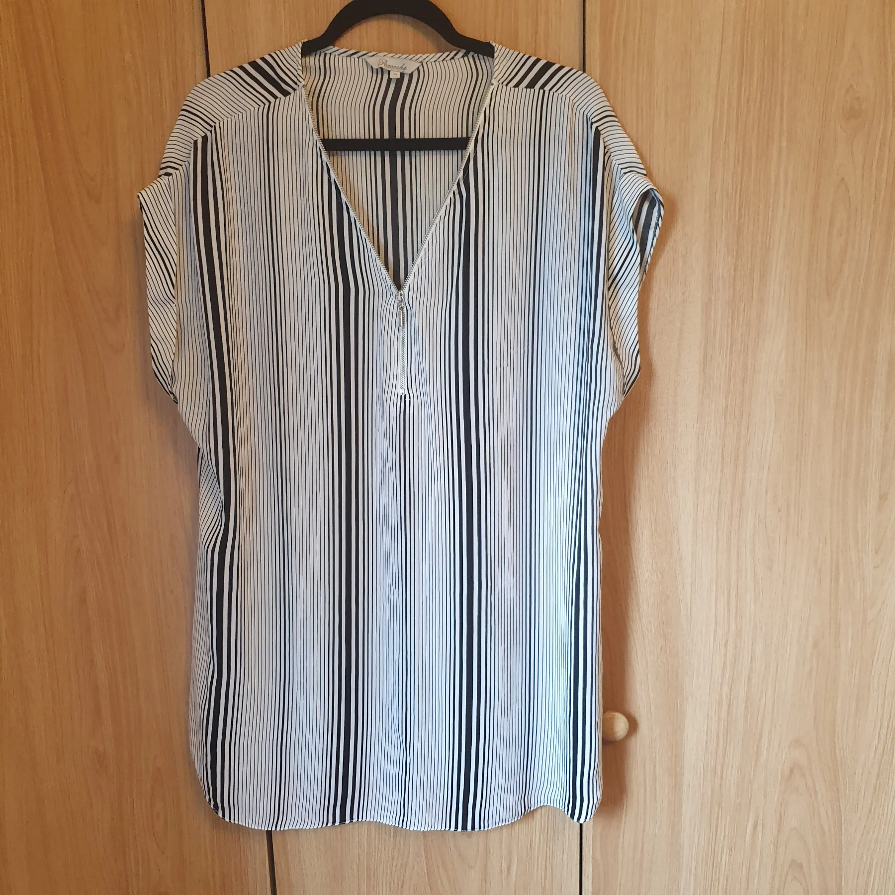 Peacocks Blouse Lightweight Striped Workwear Smart Casual Size 18 Black White