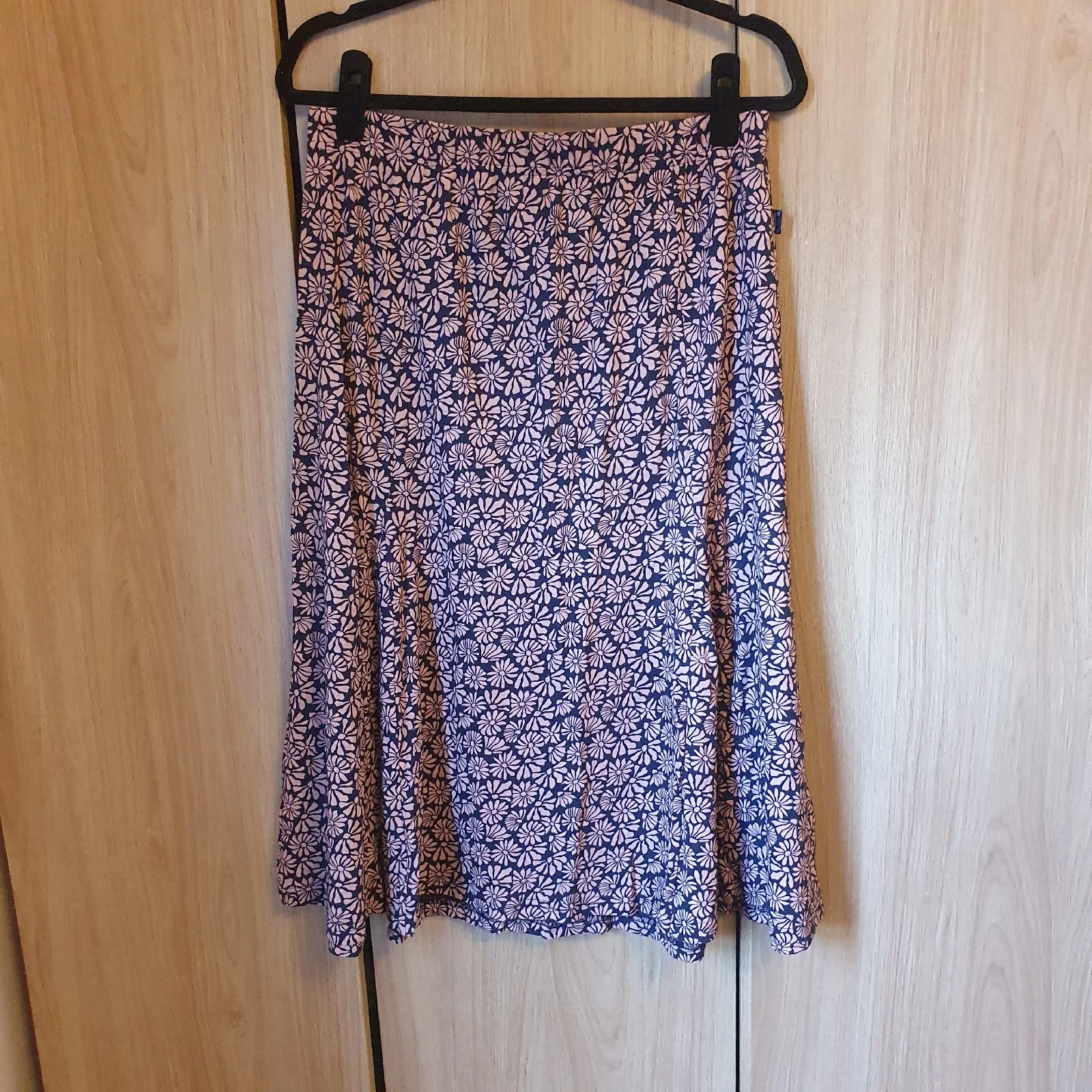 Weird Fish Midi Skirt Flared Floral Coastal Cottagecore Girly Size 14 Navy Pink
