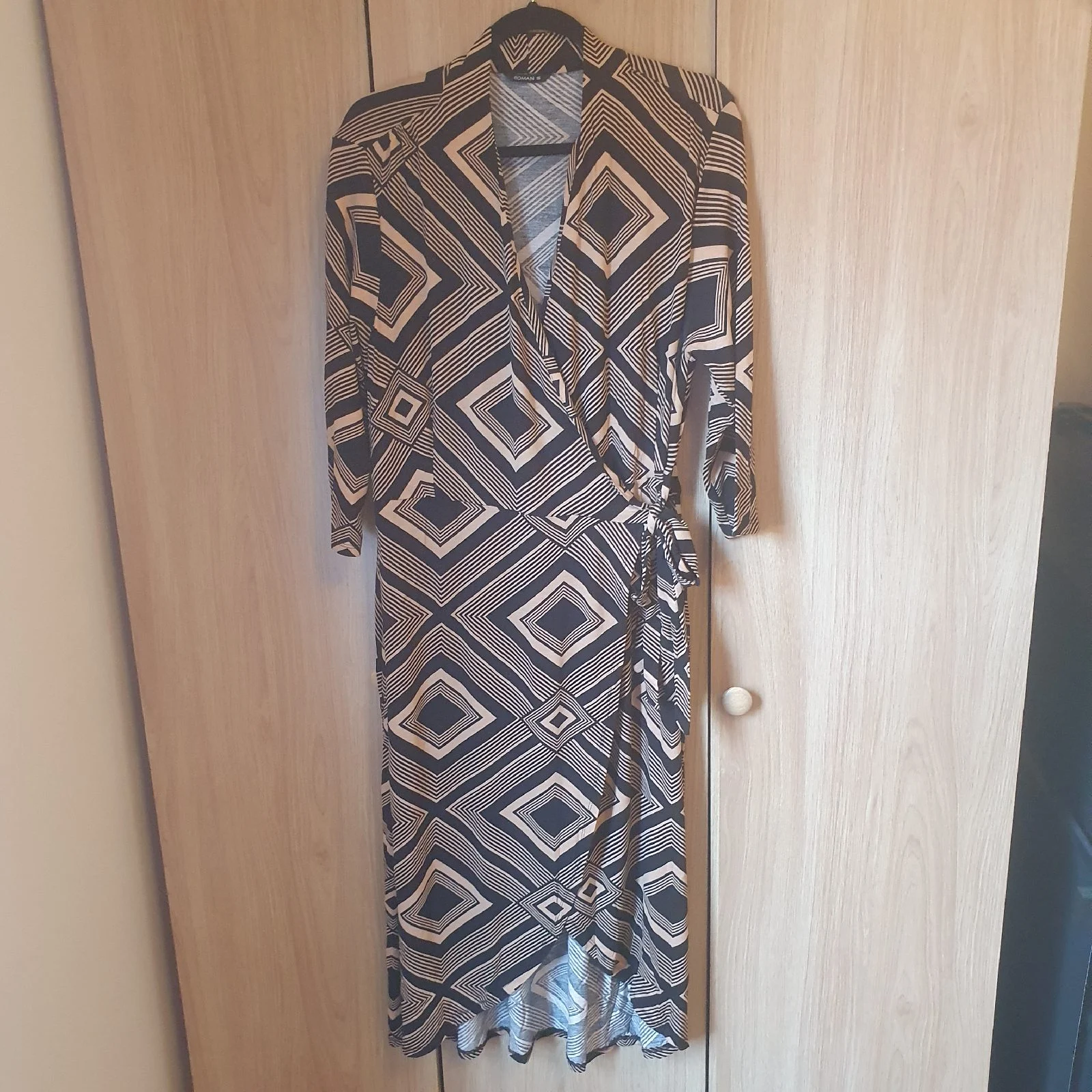 Roman Wrap Dress Viscose Elastane Geometric Asymmetric Elegant Size 16 Black