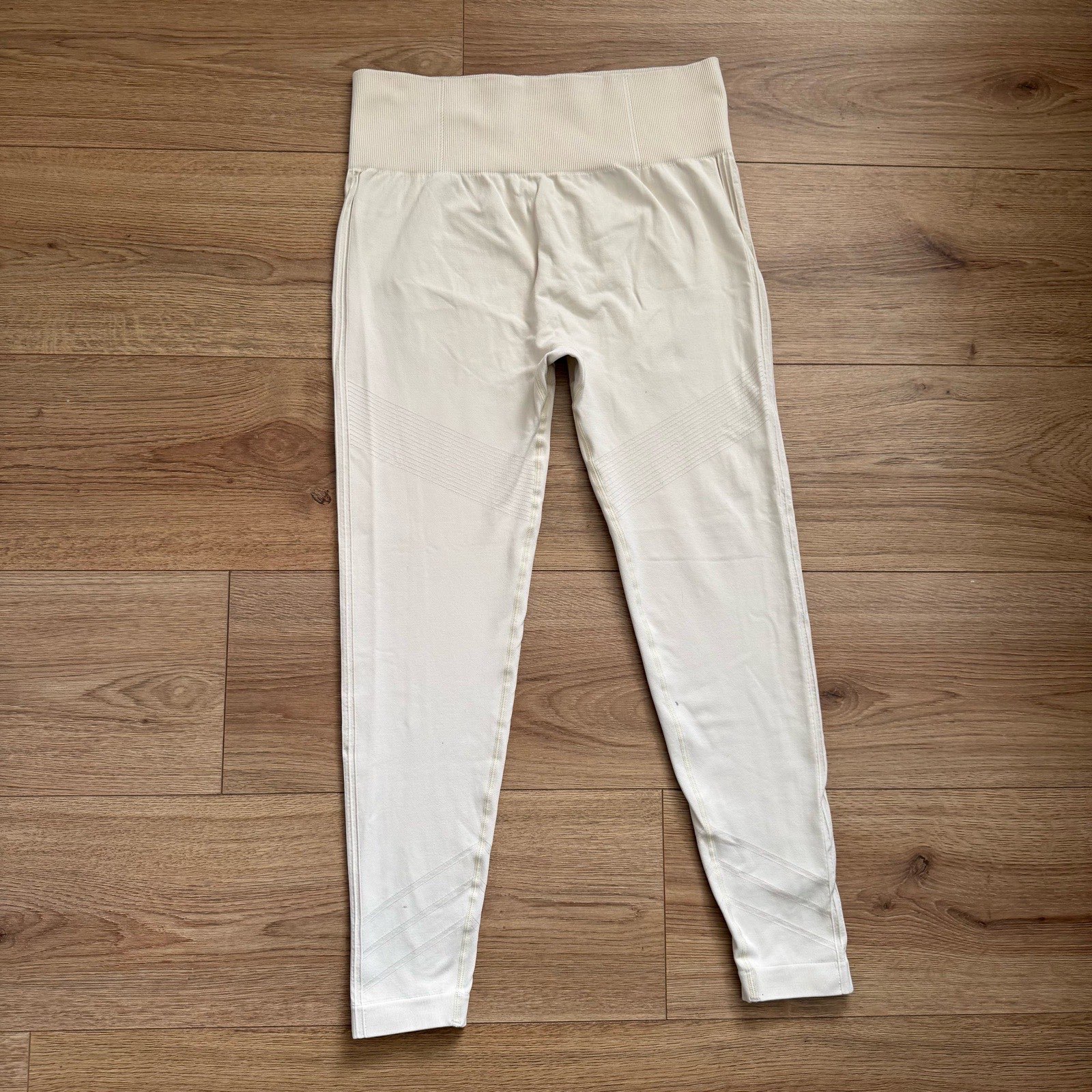 Seamless Ruched Bum Gym Leggings - Cream / Off-White - Size XL Gym Pilates Yoga