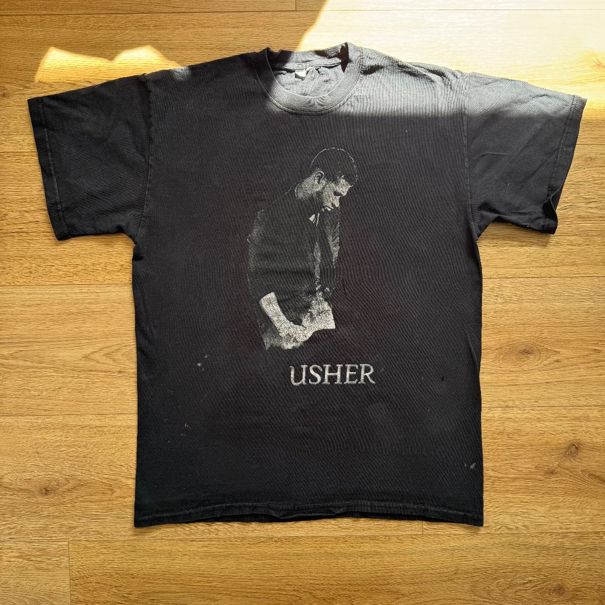 Vintage Usher OMG Tour T-Shirt (2011) R&B Y2K Rare Music Merch Size L