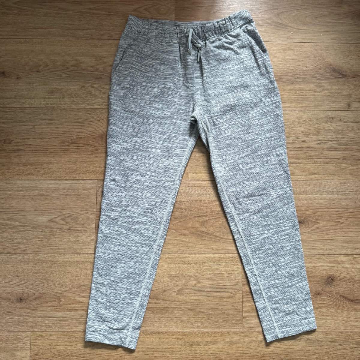 Lululemon On the Fly 7/8 pants Trousers - Space Dye Grey Size 8 Gym Yoga Pilates