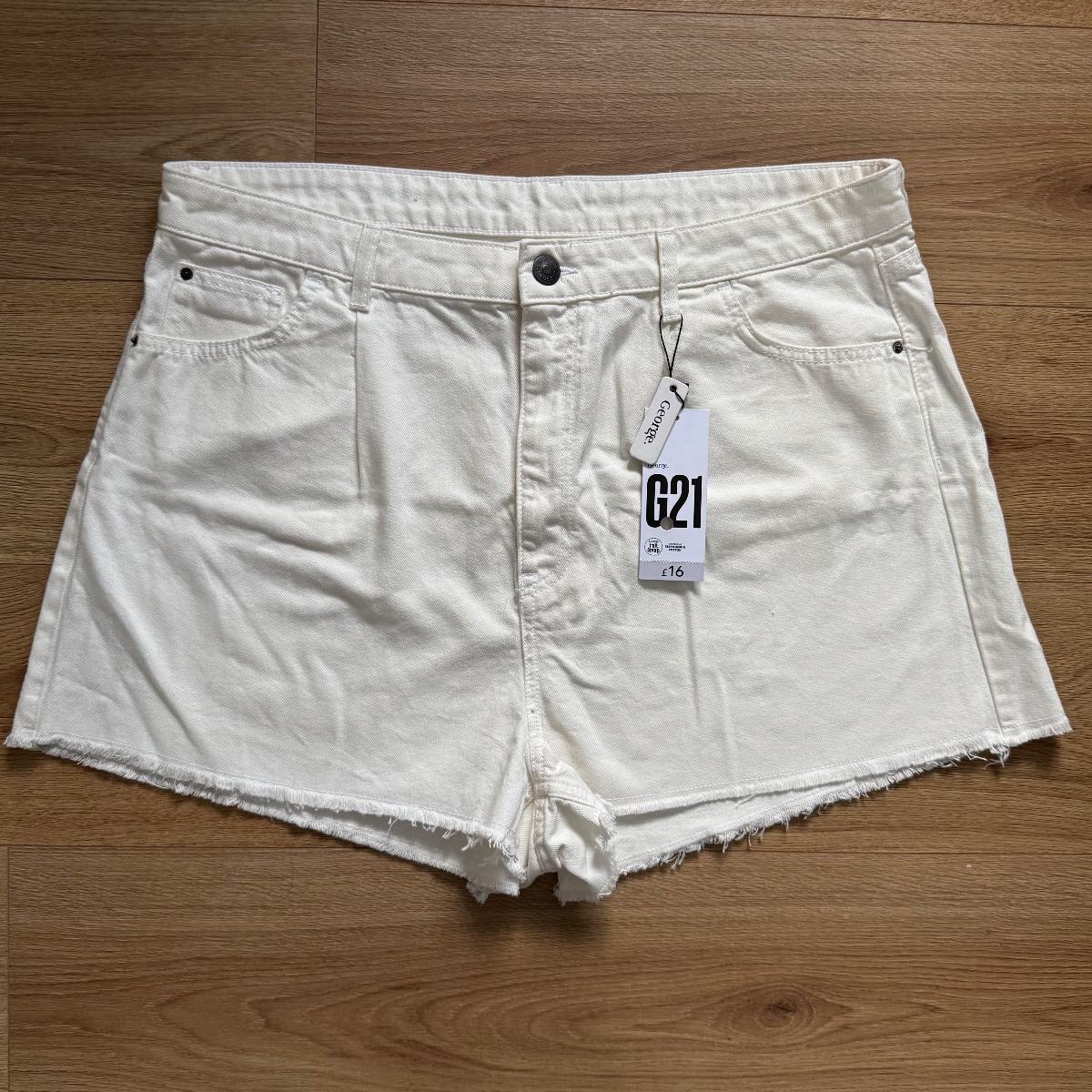 BNWT Brand new with tags George G21 high-waisted white denim shorts Size 20 Summer Holiday