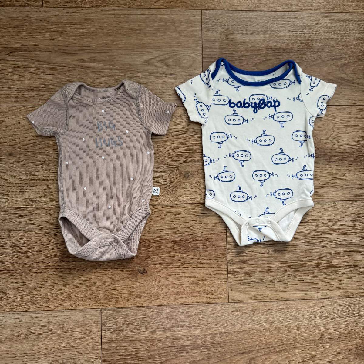 Bundle of 2 Baby Bodysuits Gap M&S / Vests - 0-3 Months
