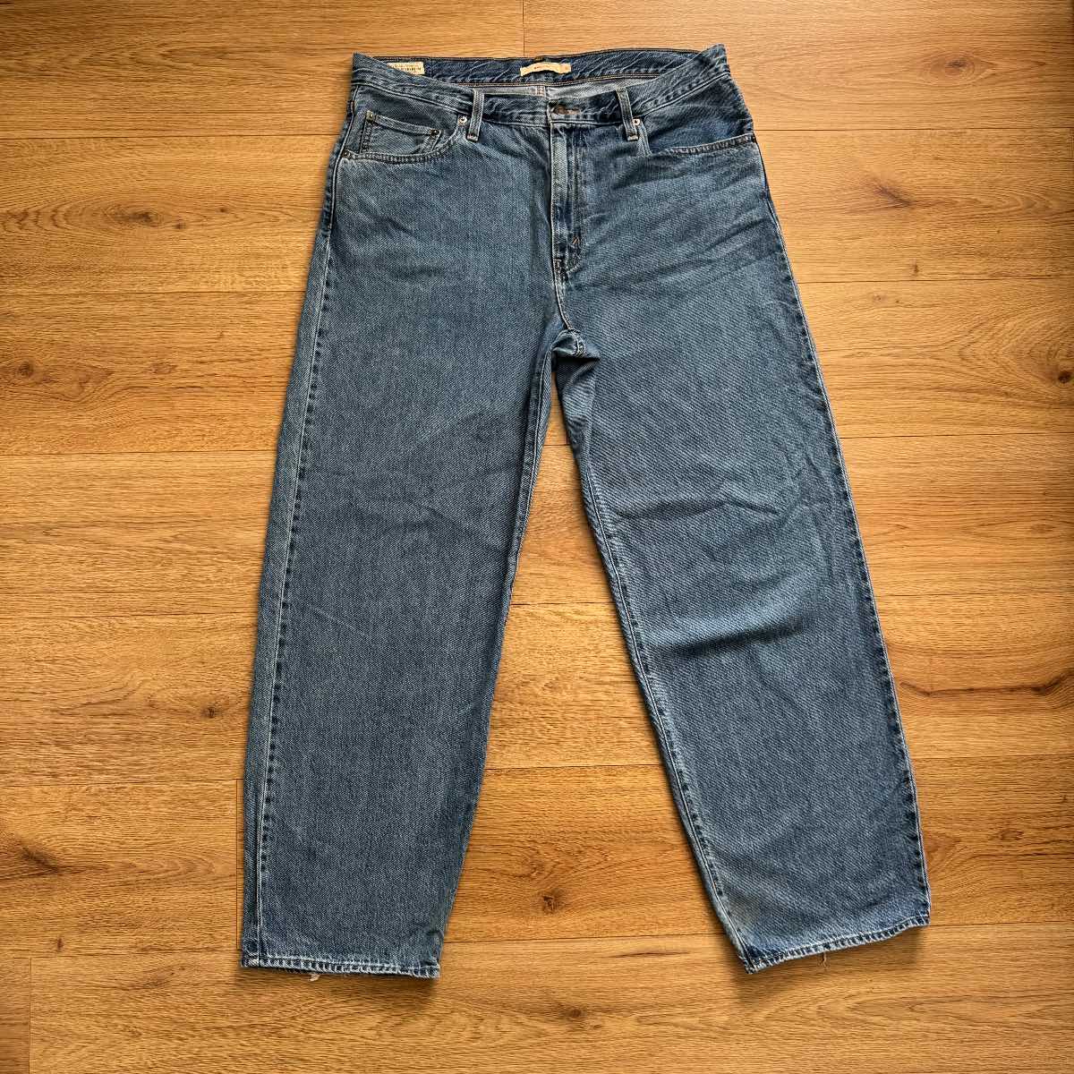 Levi's "Baggy Dad" Mid Wash Denim Jeans – Size W32