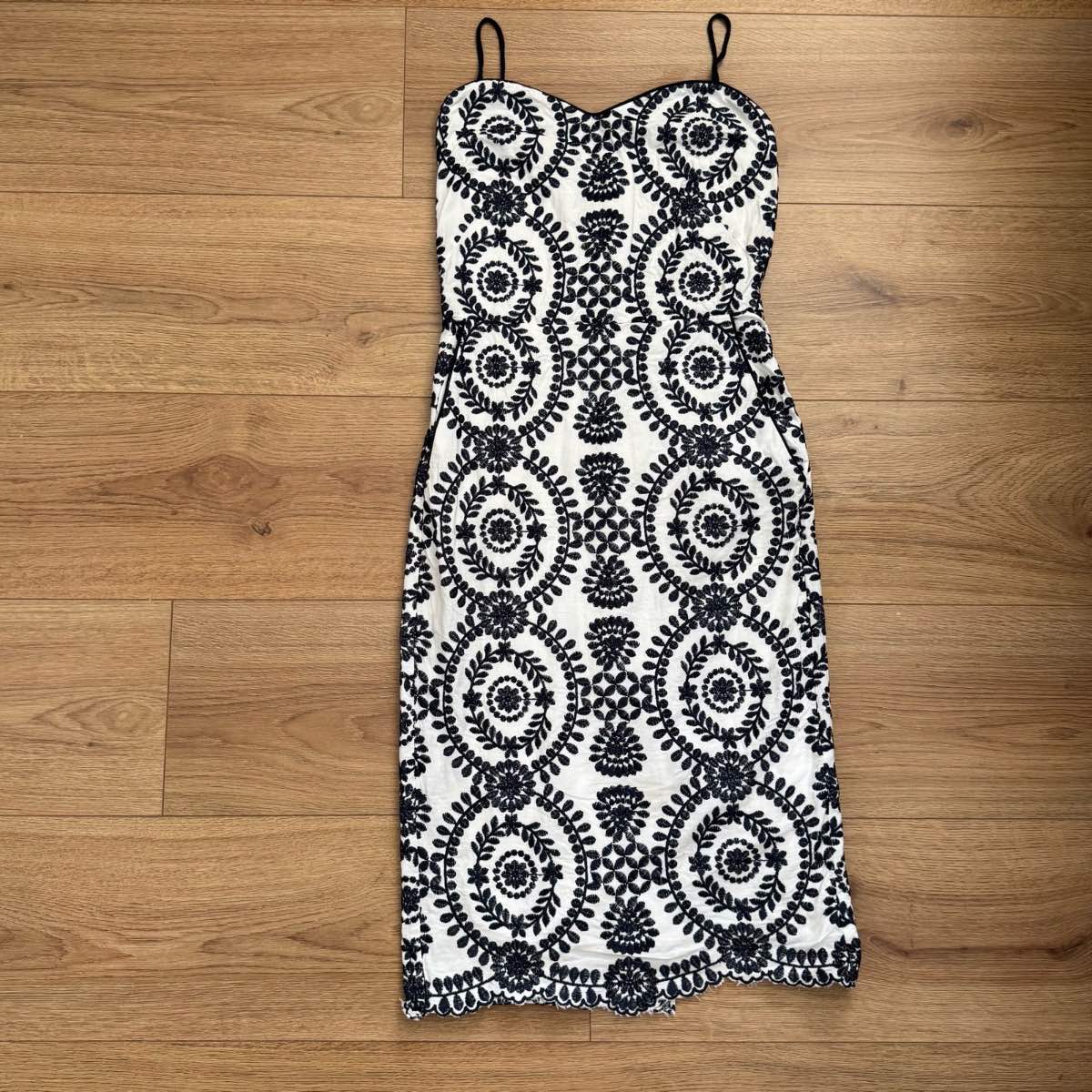 Finery London Embroidered White Cotton Bodycon Slip Midi Dress Sweetheart Neckline Size 6