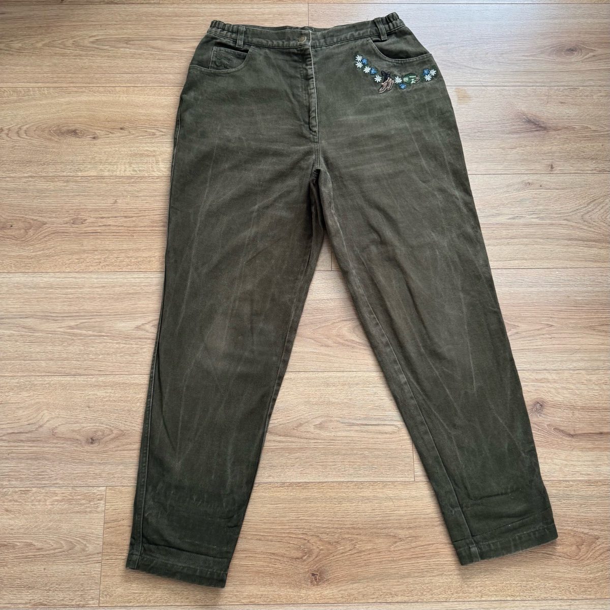 Vintage Imperial Landhaus Embroidered Olive Green Tapered Leg High Waisted Jeans Size M Cottagecore